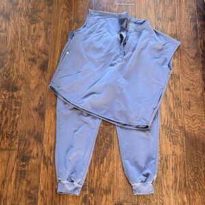 Figs Technical Collection blue set, size large top and x-large joggers